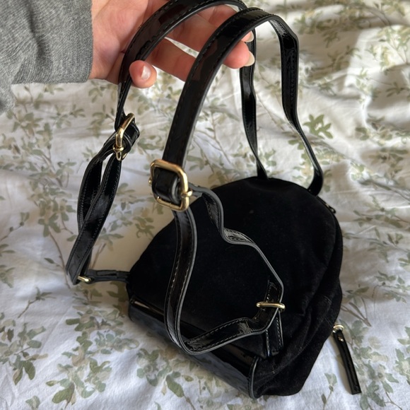 Black backpackk - Picture 3 of 4